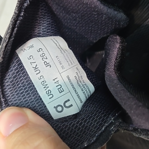 On Running Women Black& White Athletic Shoes Rinning Sz 9.5 - Picture 12 of 12